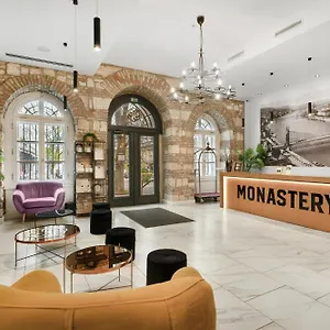4* מלון Monastery Boutique