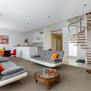 Apartament Penthouse With Free Parking And Free Bikes, Wellness 8 Min Walk, Budapeszt